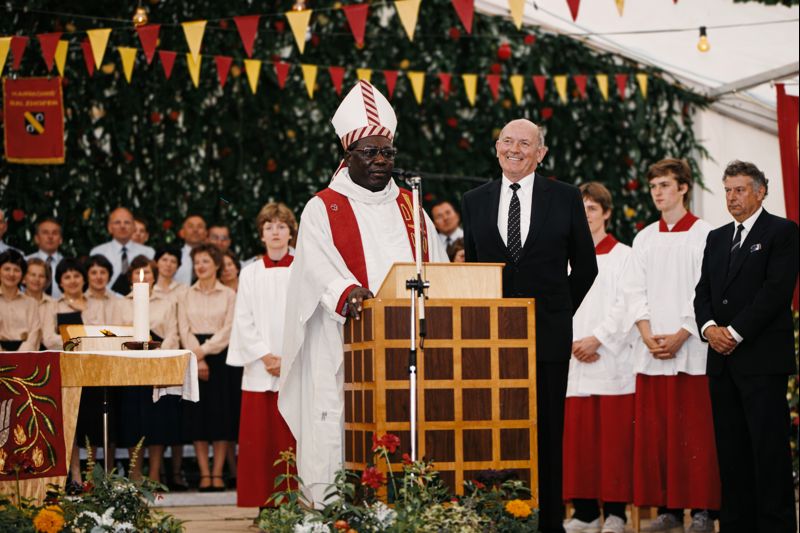 Festumzug 1986 mit Gründungsmitgliedern in Kutsche